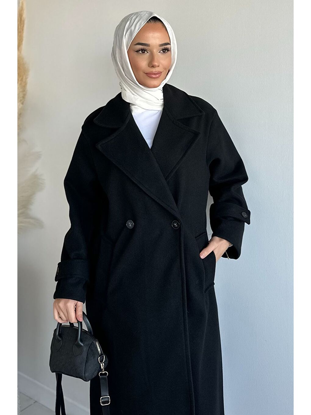 Siyah Kruvaze Yaka Çift Cepli Tesettür Kaşe Kaban-3
