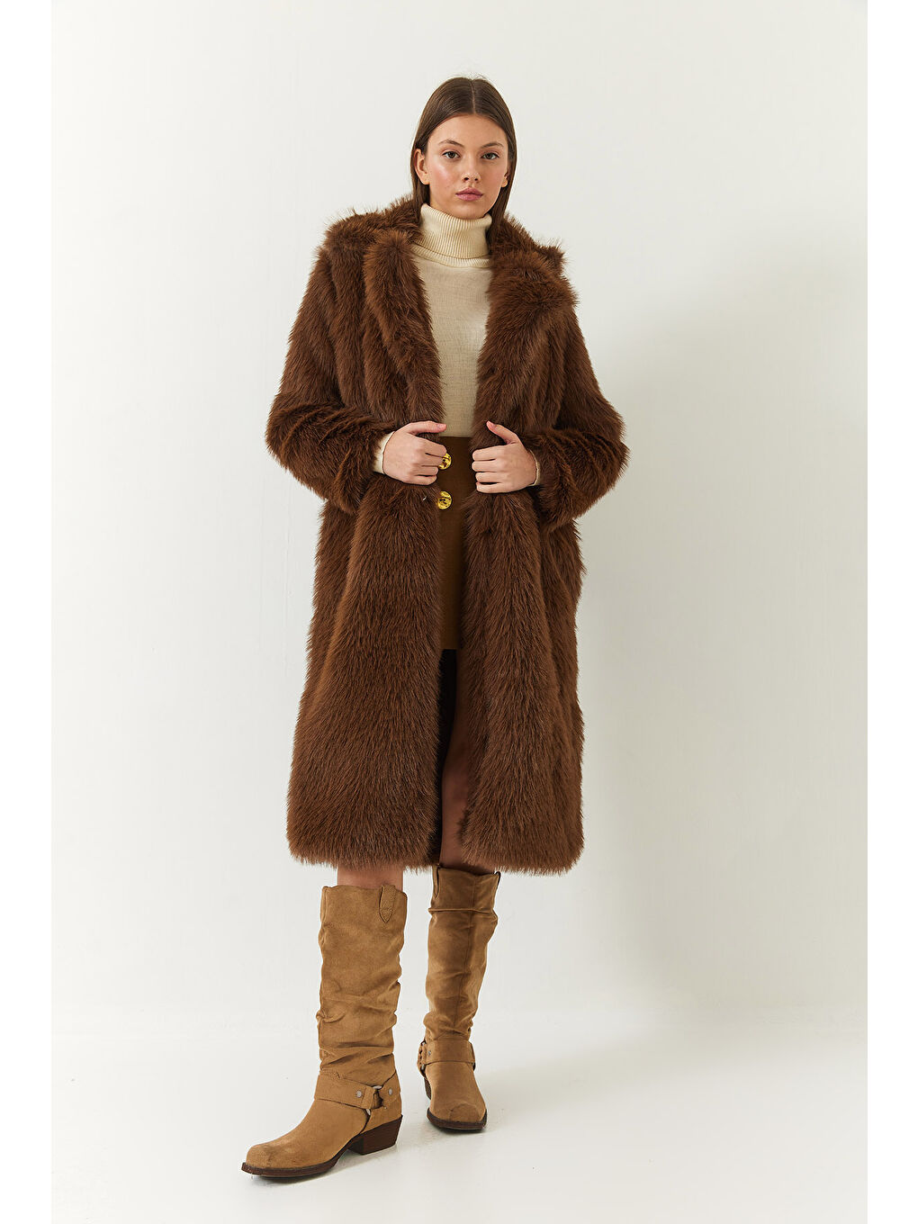 Kahverengi Kadın Uzun Kürklü Astarlı Mont-1