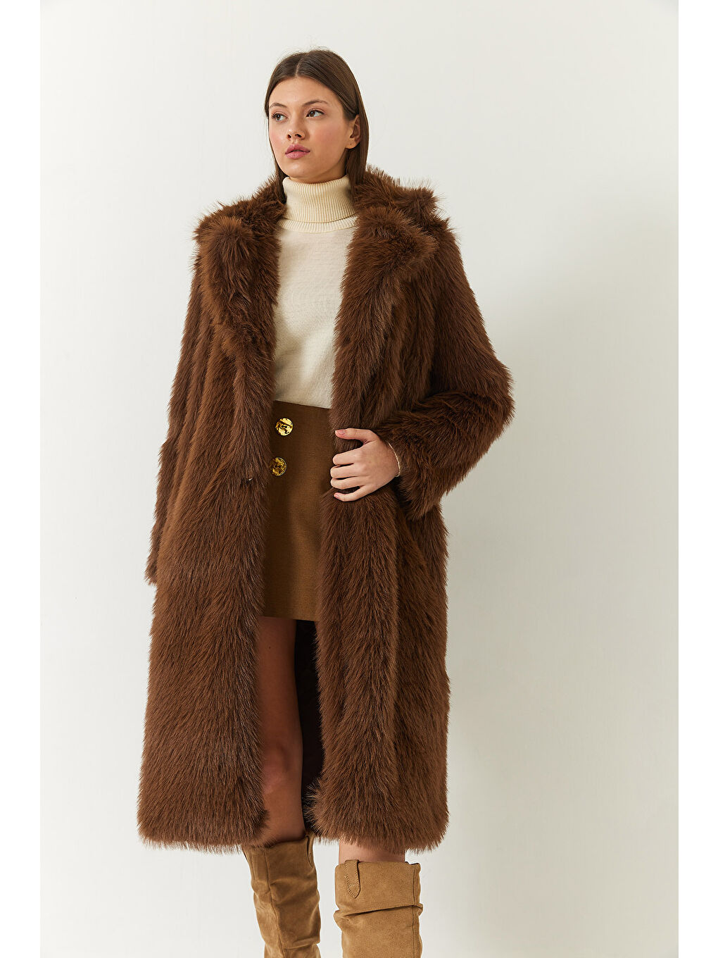 Kahverengi Kadın Uzun Kürklü Astarlı Mont-2