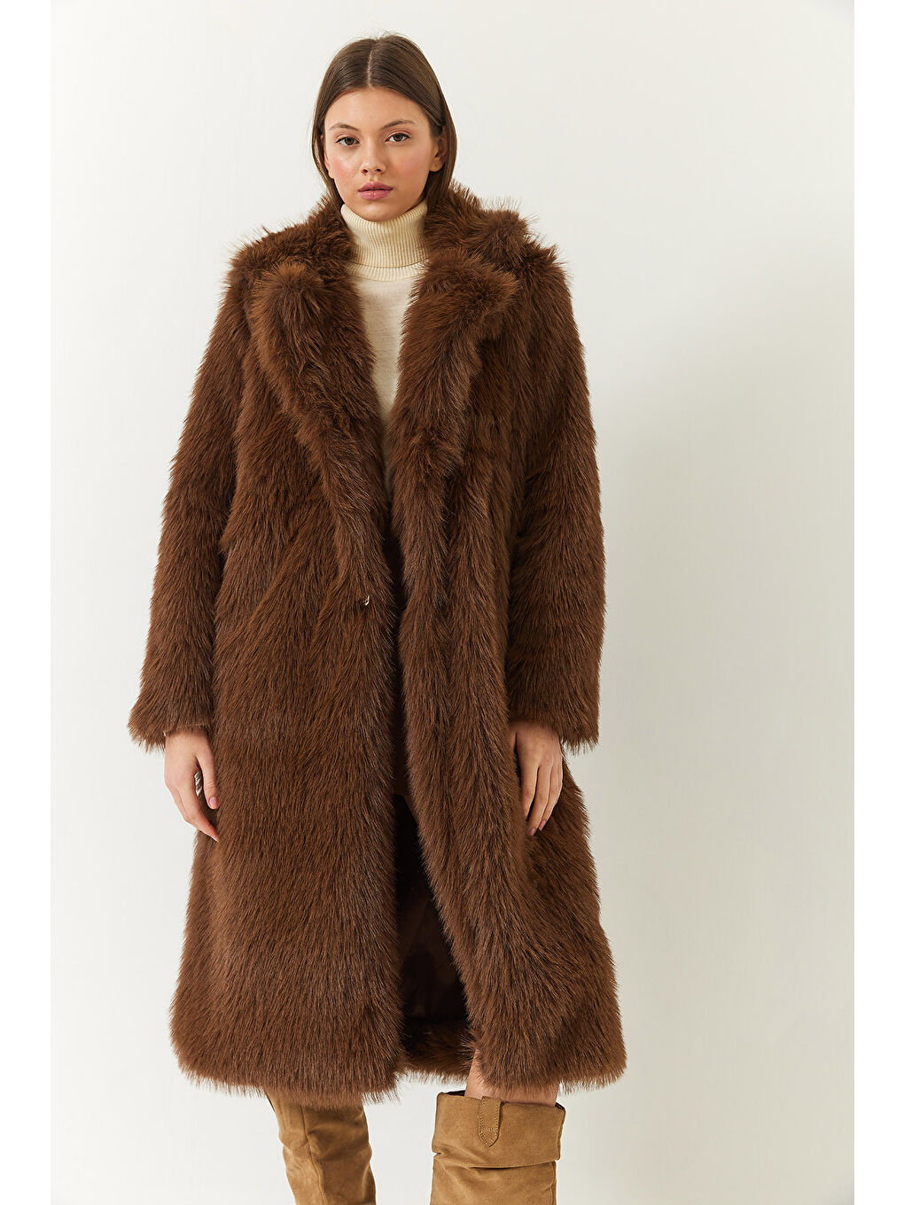 Kahverengi Kadın Uzun Kürklü Astarlı Mont-4