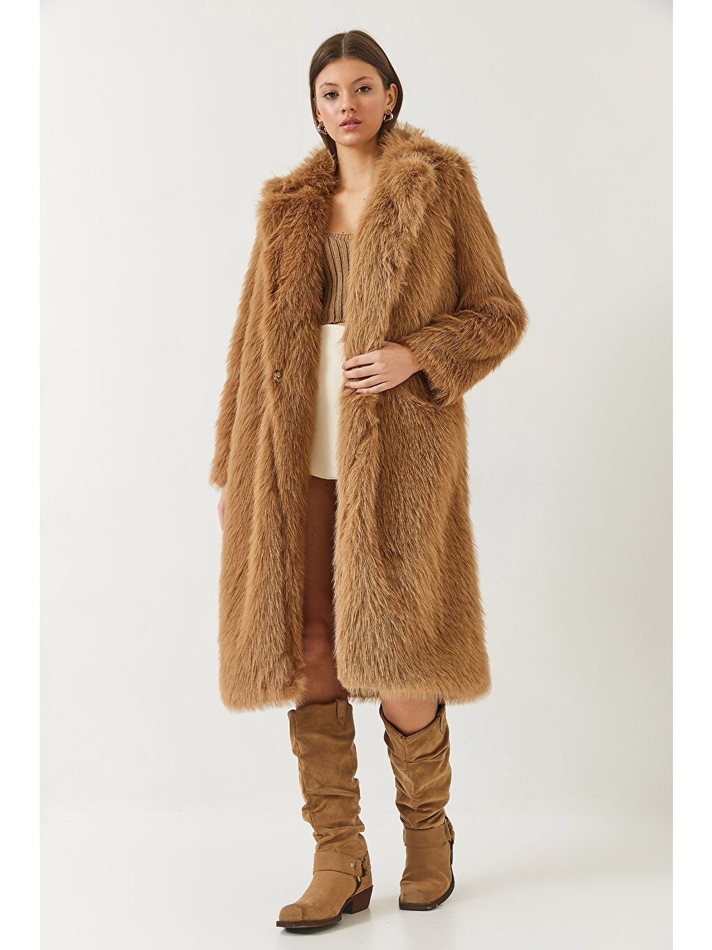 Kahverengi Kadın Uzun Kürklü Astarlı Mont-2