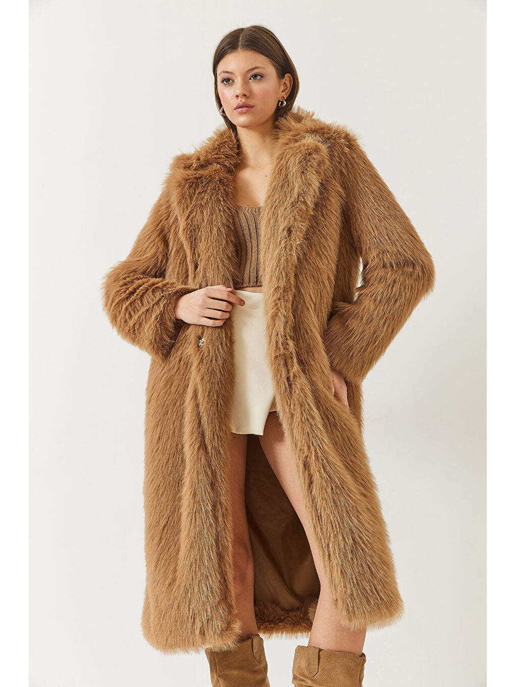 Kahverengi Kadın Uzun Kürklü Astarlı Mont-3