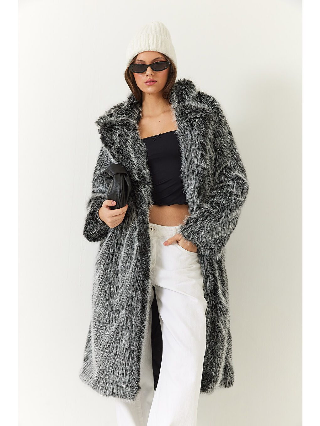 Siyah Kadın Uzun Kürklü Astarlı Mont-3