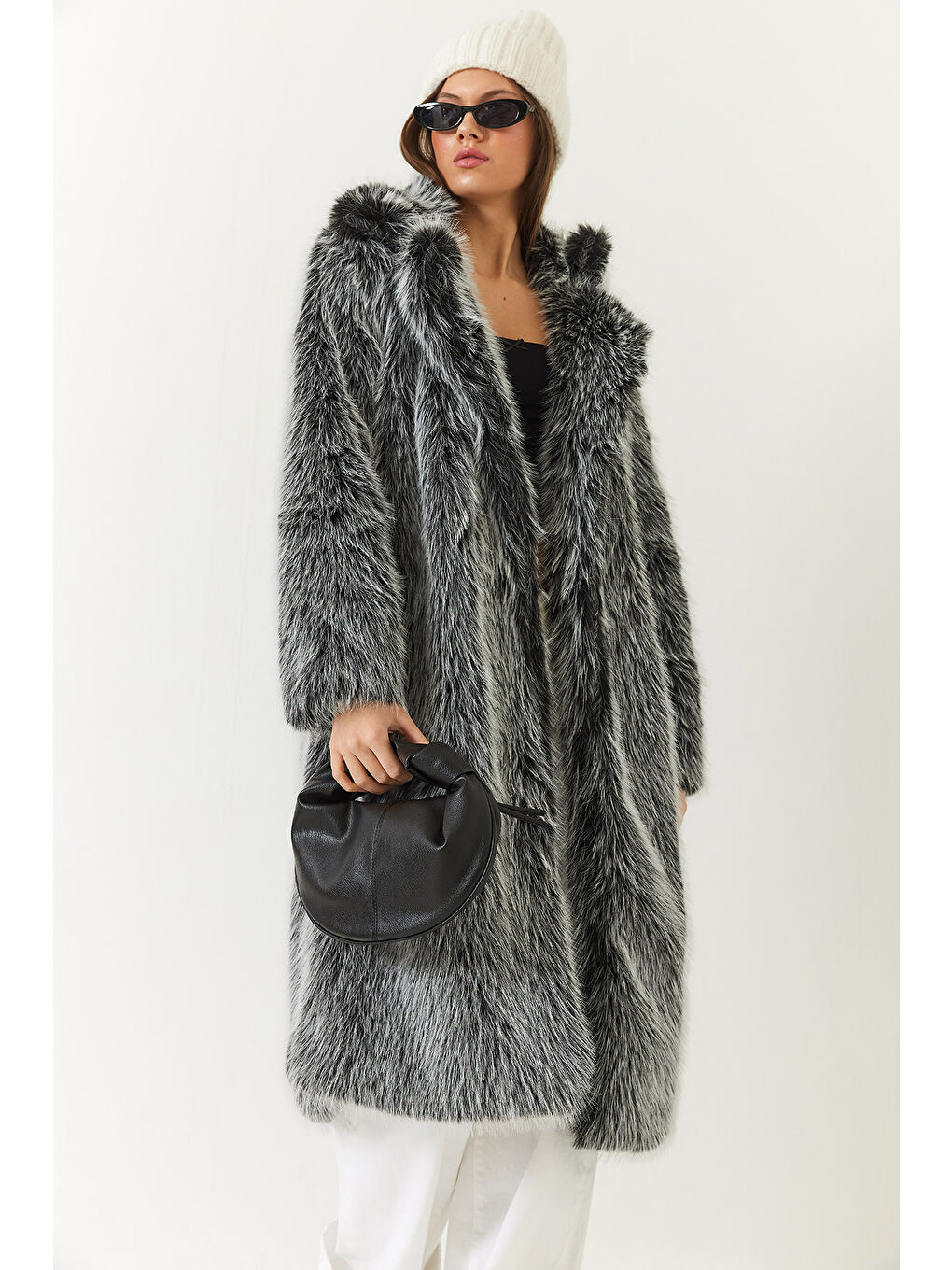 Siyah Kadın Uzun Kürklü Astarlı Mont-5
