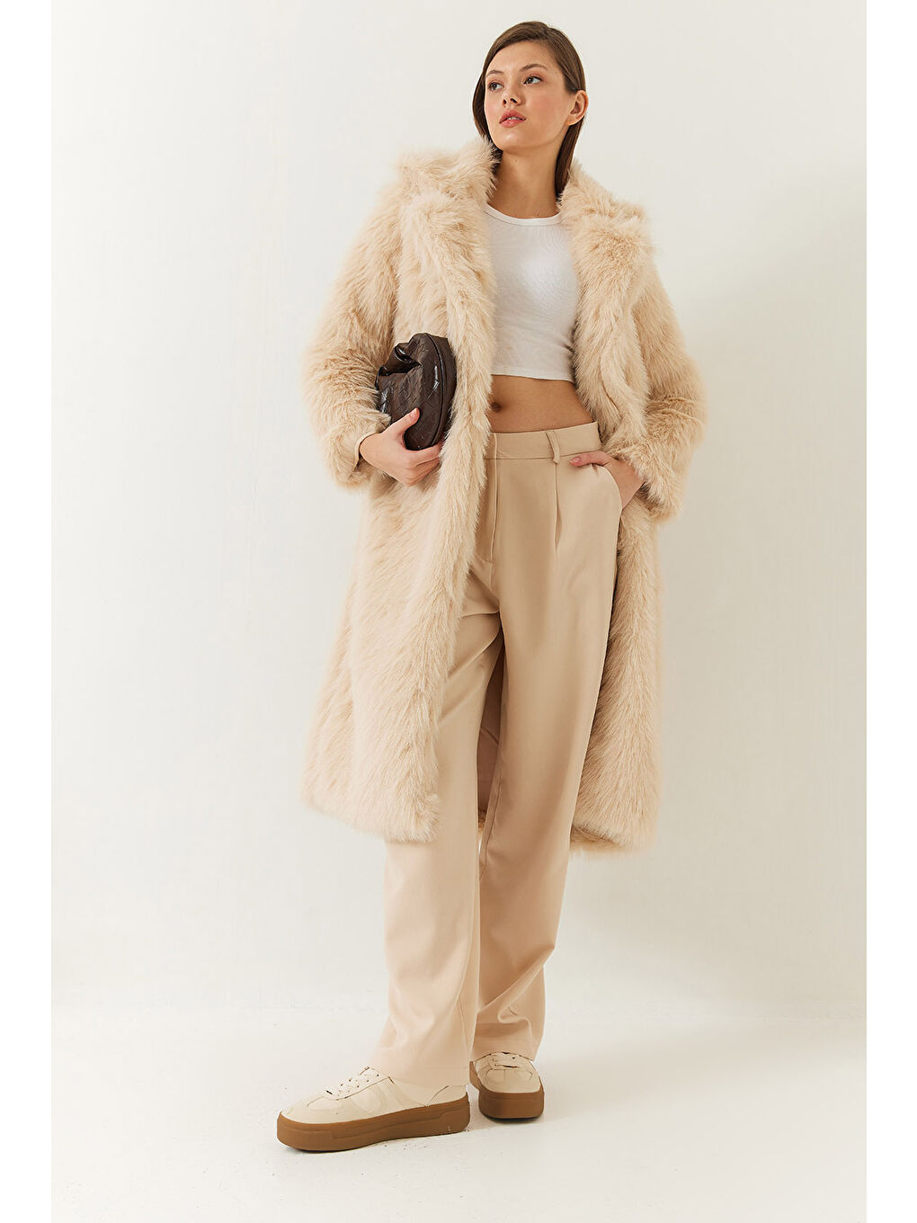Ekru Kadın Uzun Kürklü Astarlı Mont-1