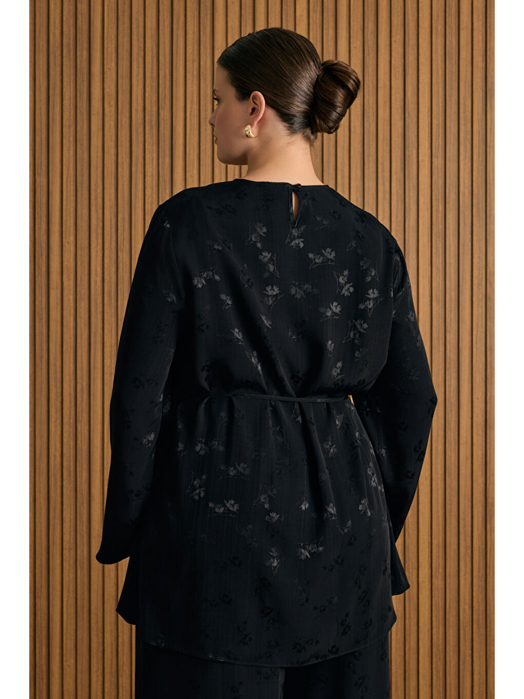 Siyah Çicek Jakar Desenli Beli Bağlamalı Tunik-5