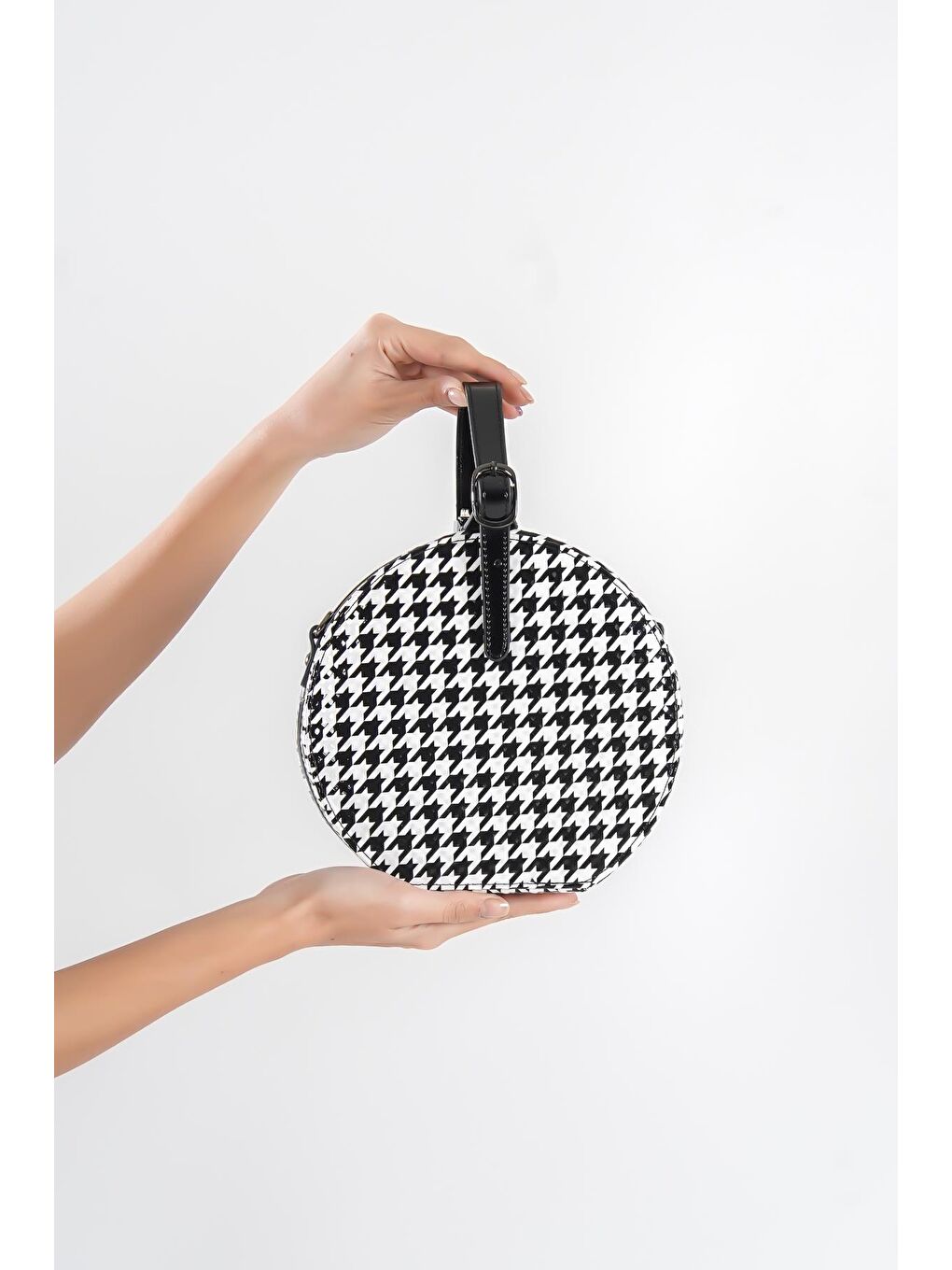 Siyah World Kazayağı Desenli Kadın El Çantası