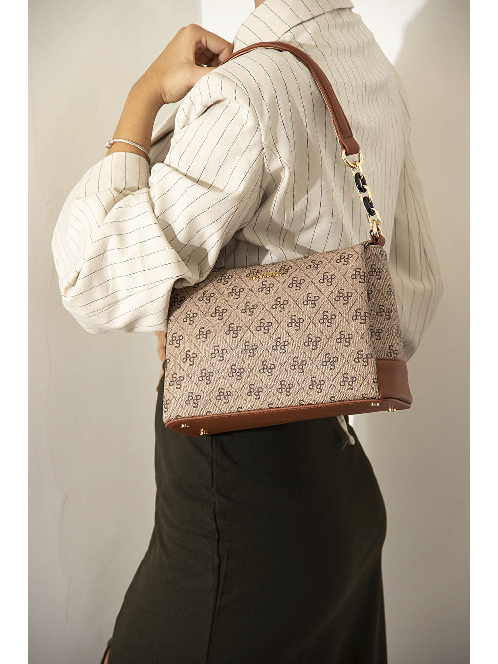 Bej Kadın Çapraz Çanta 910-43017 ÇAPRAZ BAYAN ÇANTASI M178 KOYU BEJ-MAT TABA