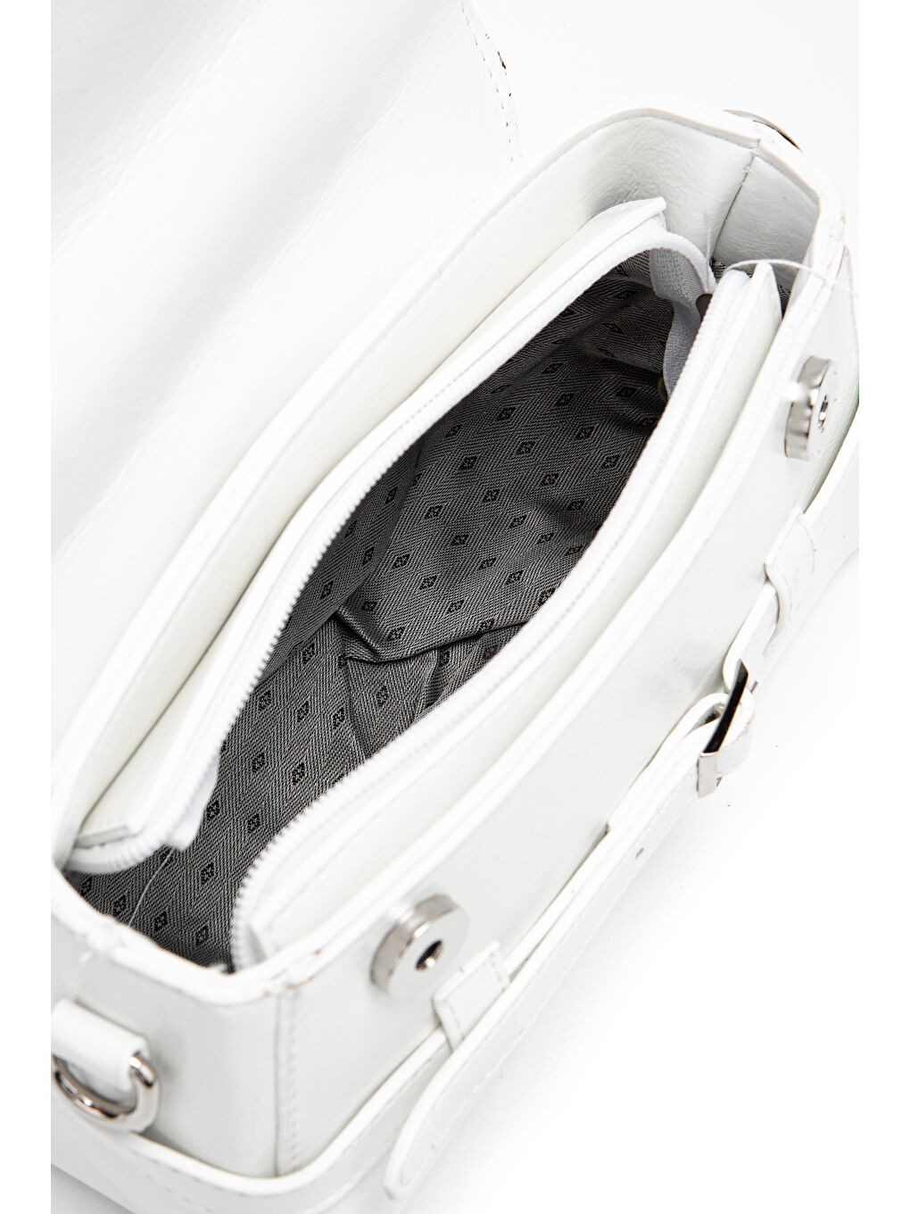 Kemer Detaylı Suni Deri Kadın Çapraz Çanta Nora Beyaz-4