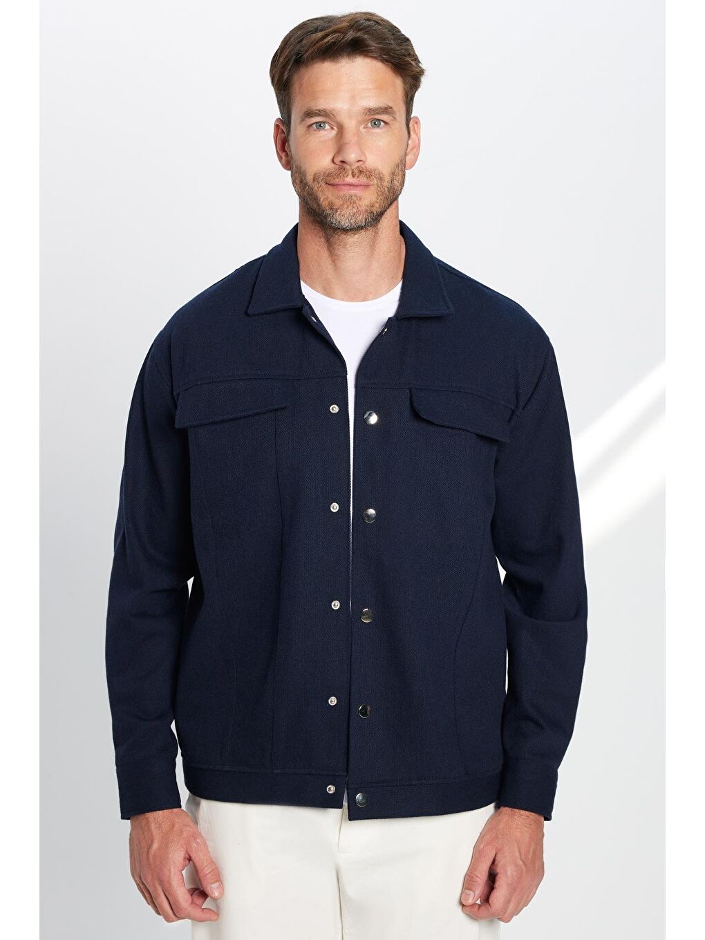 Erkek Relax Fit Rahat Kesim Oduncu Çift Cepli Kapaklı Lacivert Apaş Yaka Düz Kışlık Gömlek