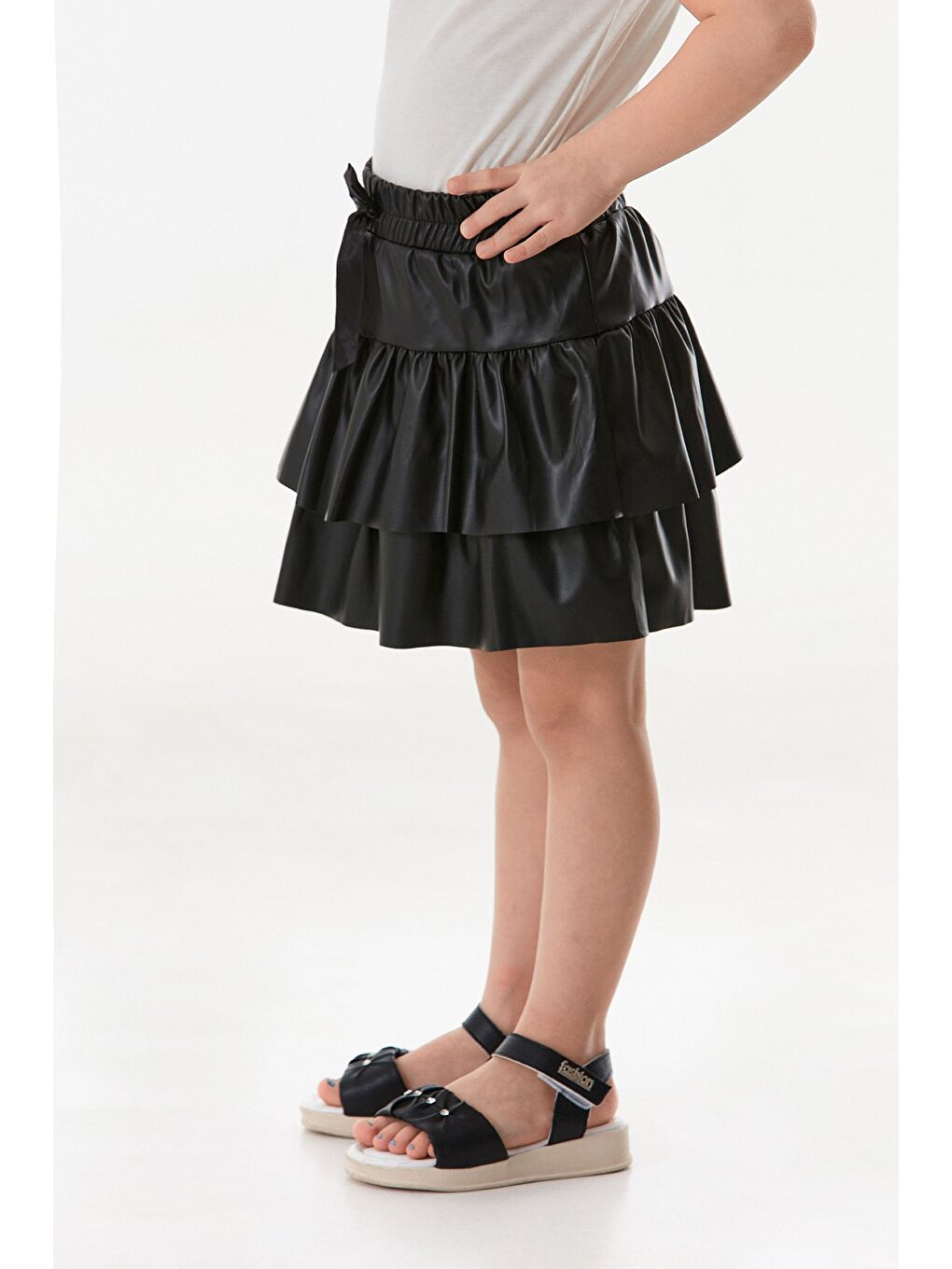 Siyah Kurdeleli Suni Deri Fırfırlı Kız Çocuk Etek-2