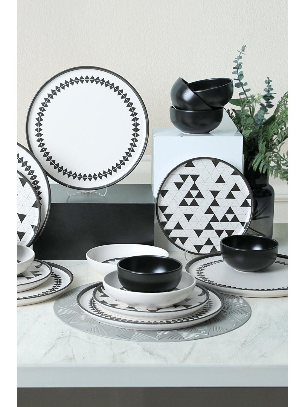 Keramika Karışık Black Pattern Nordic Yemek Takımı 24 Parça 6 Kişilik - 5