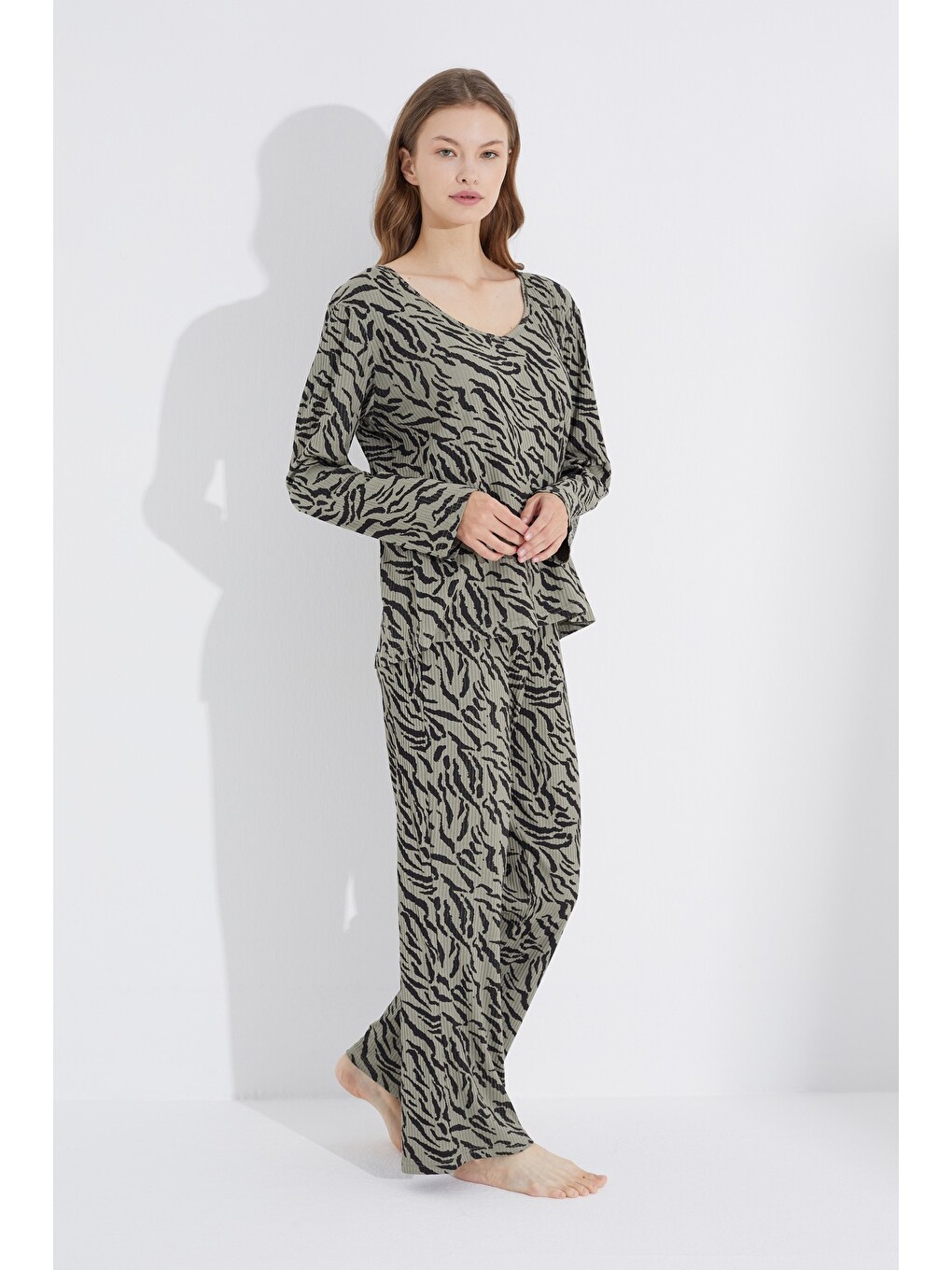 Yeşil Piliseli Örme Pijama Takımı-1