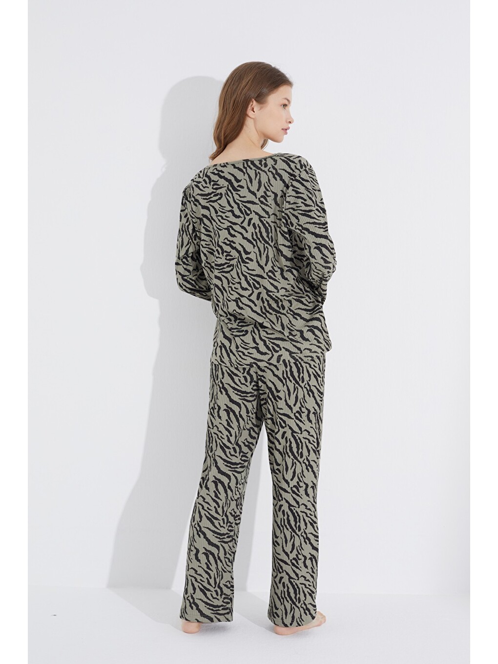 Yeşil Piliseli Örme Pijama Takımı-2