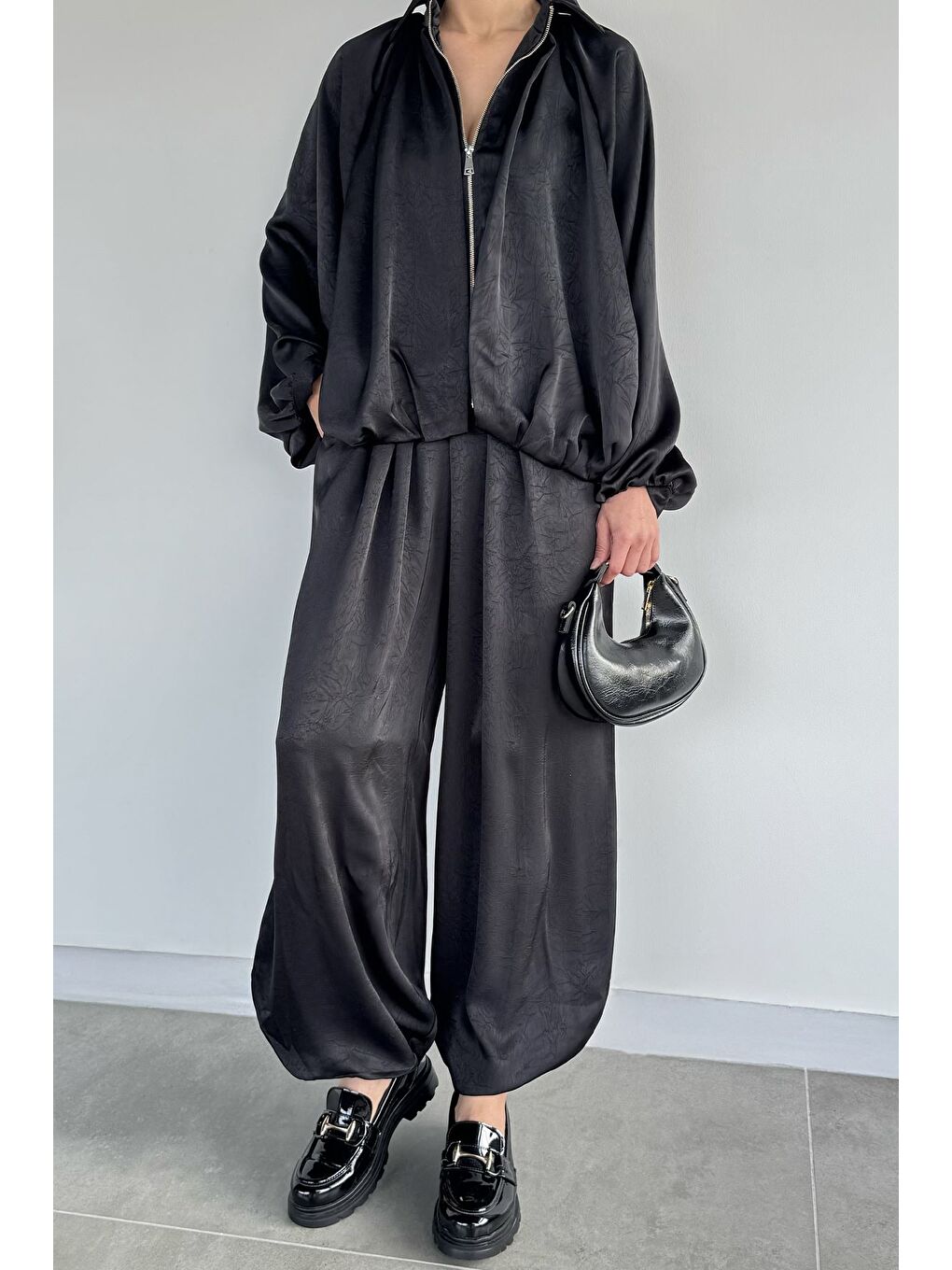 Siyah Kadın Yarasa Kol Saten Ceket Bel Lastikli Pantolon İkili Takım