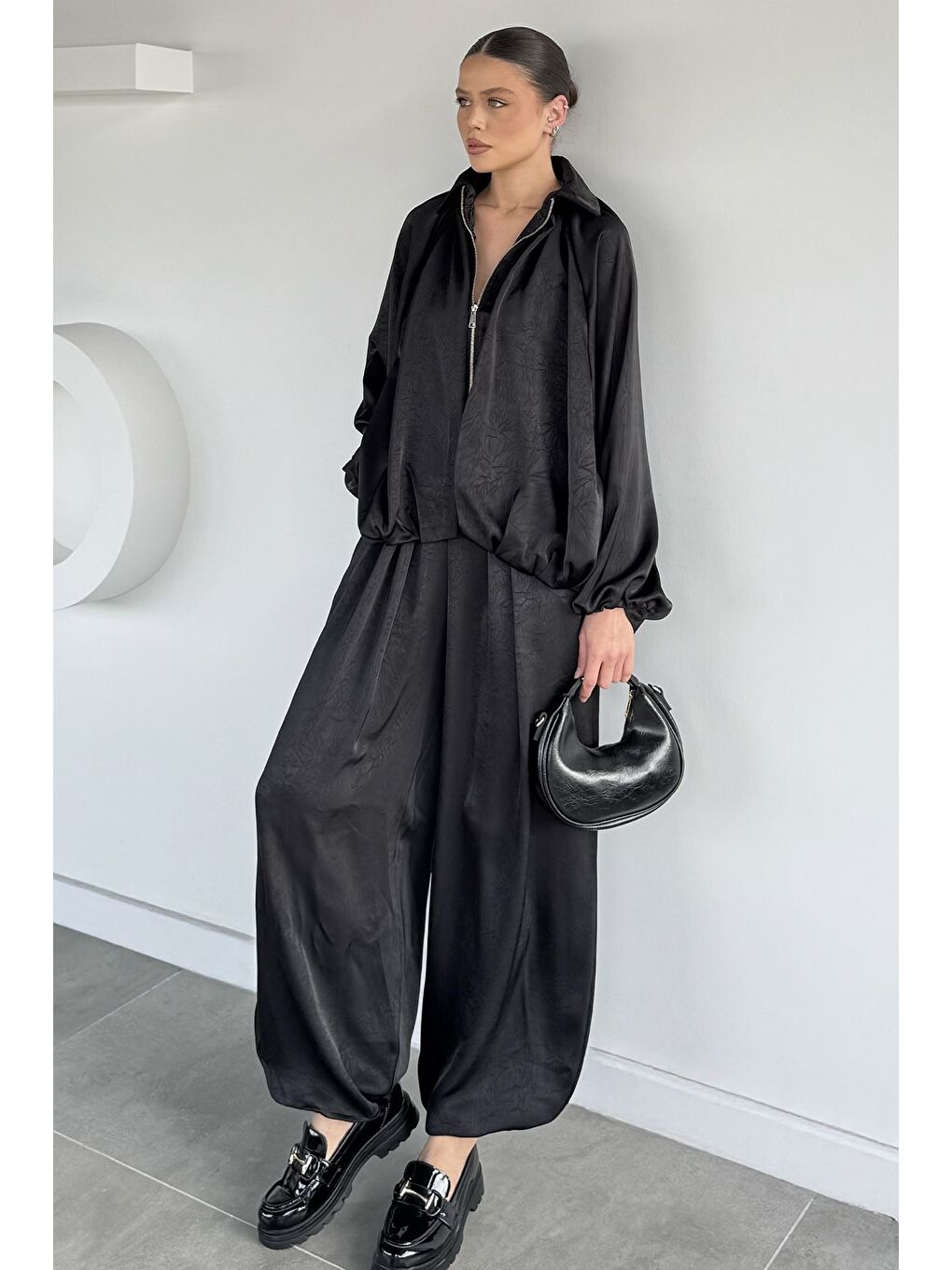 Siyah Kadın Yarasa Kol Saten Ceket Bel Lastikli Pantolon İkili Takım-1