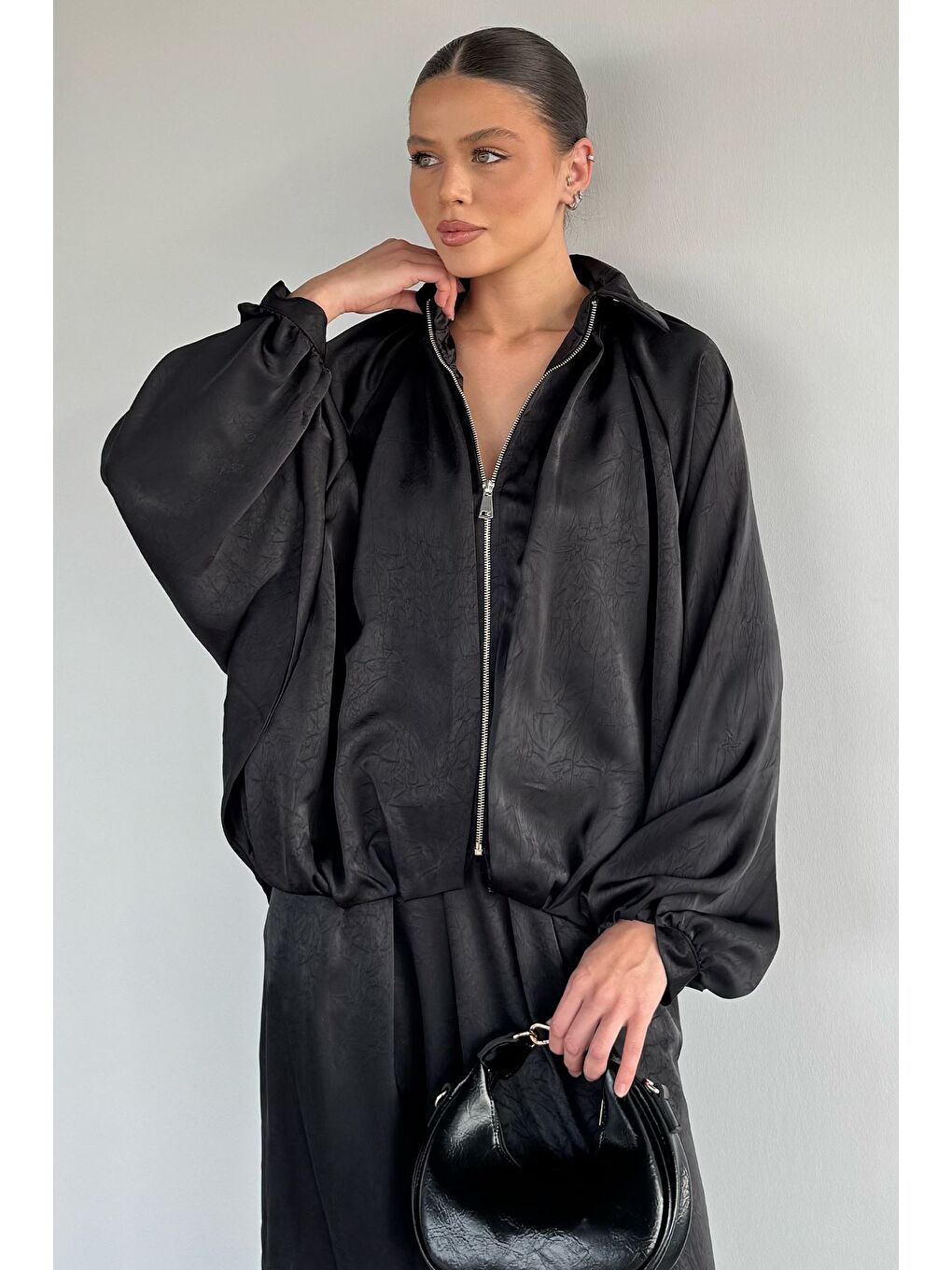 Siyah Kadın Yarasa Kol Saten Ceket Bel Lastikli Pantolon İkili Takım-3