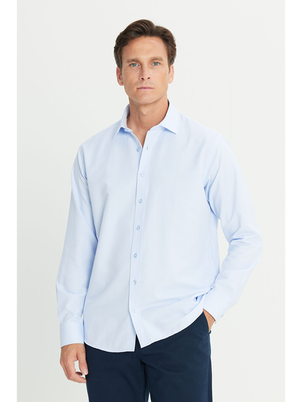 Erkek Açık Mavi Regular Fit Geniş Kesim Klasik Yaka Armürlü Gömlek