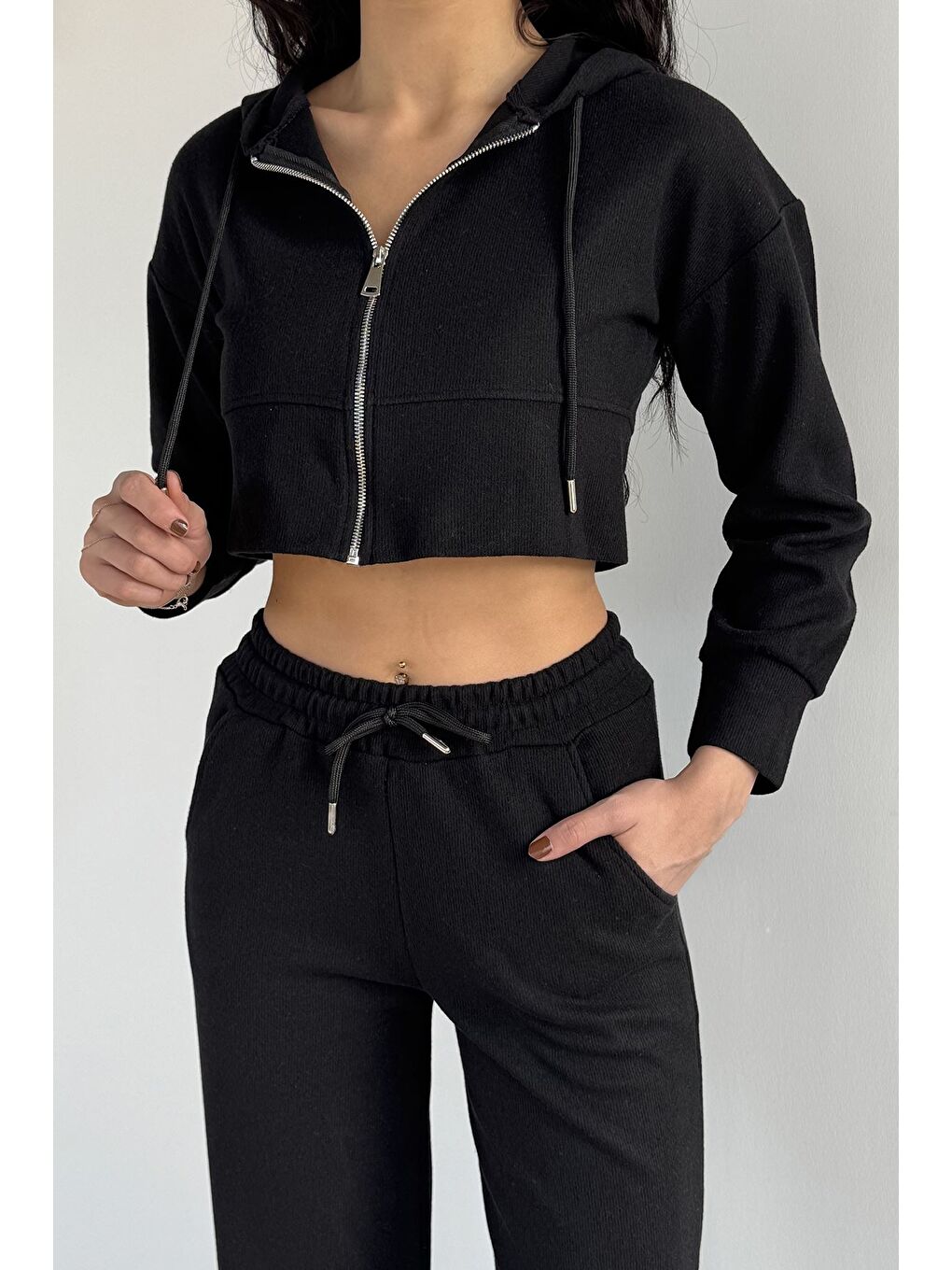 Siyah Kadın Selanik Kumaş Ön Fermuarlı Kapüşonlu Sweat Bel Lastikli Pantolon İkili Takım