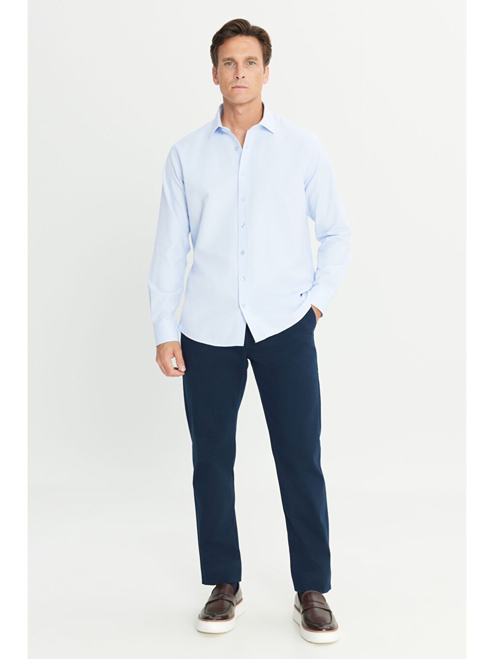 Erkek Açık Mavi Regular Fit Geniş Kesim Klasik Yaka Armürlü Gömlek-1