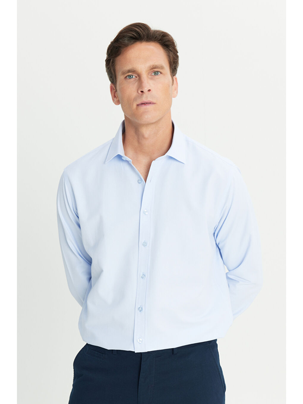 Erkek Açık Mavi Regular Fit Geniş Kesim Klasik Yaka Armürlü Gömlek-2