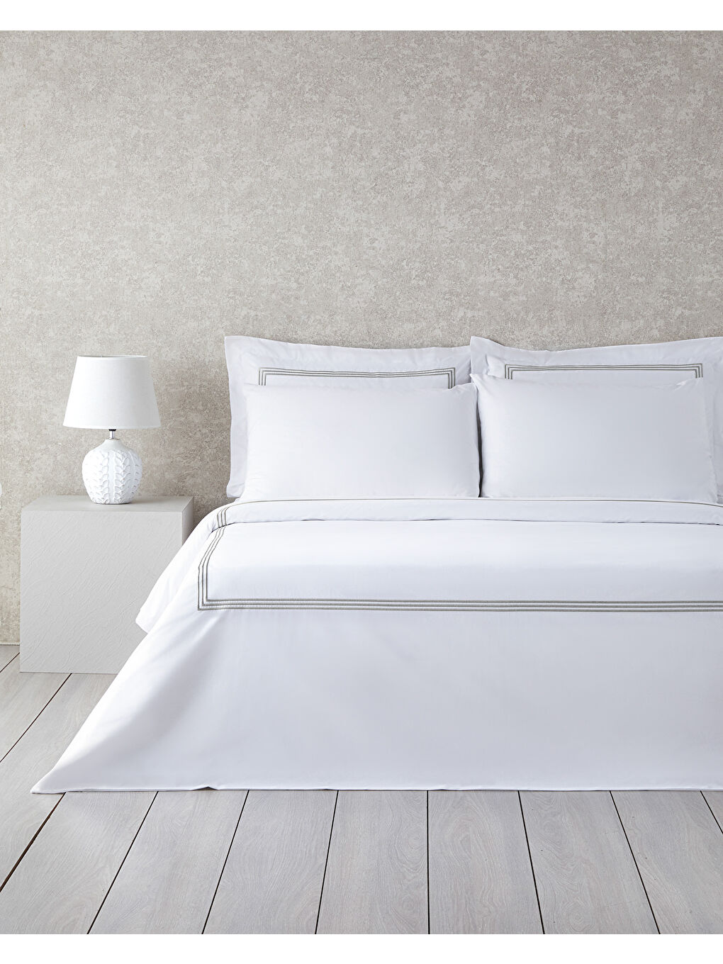 Gri Modern Frame Nakışlı Perkal Super King Nevresim Takımı 260x220 cm Gümüş-1