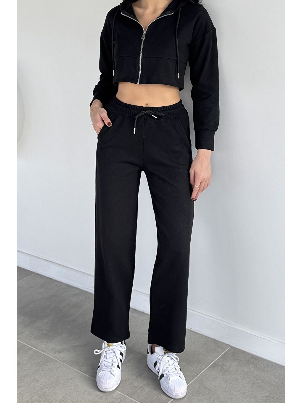 Siyah Kadın Selanik Kumaş Ön Fermuarlı Kapüşonlu Sweat Bel Lastikli Pantolon İkili Takım-1
