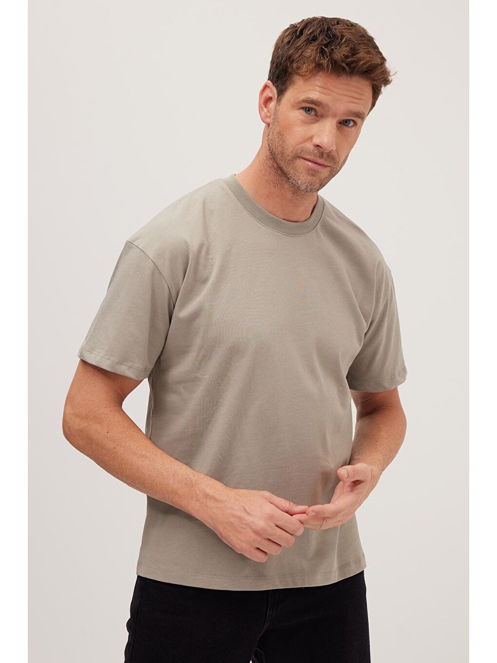 Erkek Boxy Fit Bol Kesim %100 Pamuk Bisiklet Yaka Gri Tişört-3