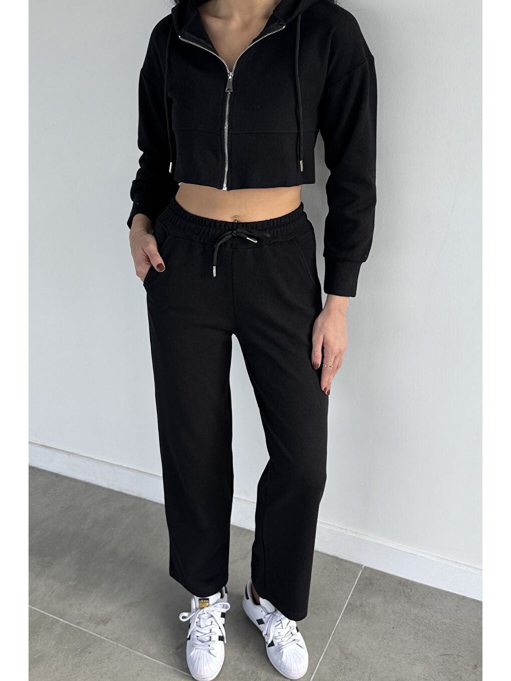 Siyah Kadın Selanik Kumaş Ön Fermuarlı Kapüşonlu Sweat Bel Lastikli Pantolon İkili Takım-2