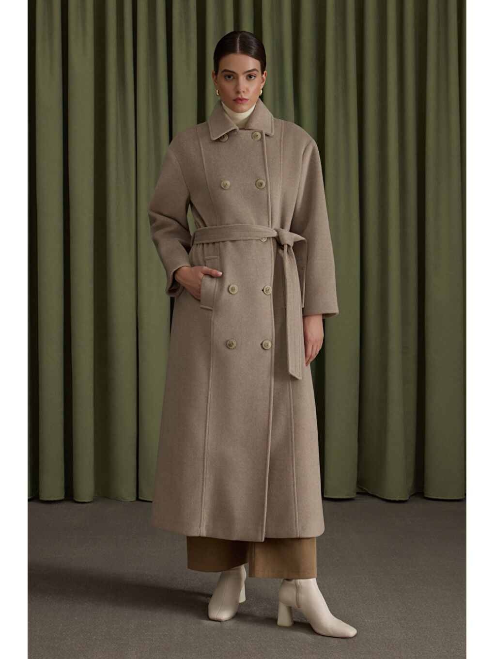 Bej Seyyar Kuşaklı Kruvaze Kapama  Manto-1