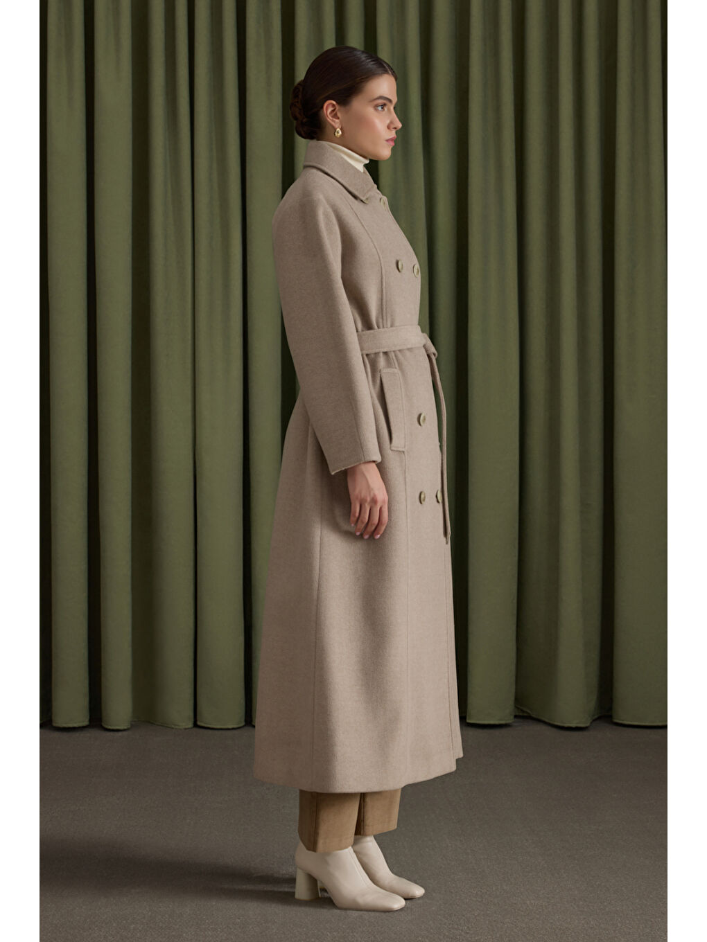 Bej Seyyar Kuşaklı Kruvaze Kapama  Manto-3