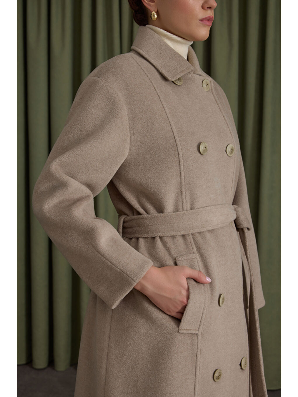 Bej Seyyar Kuşaklı Kruvaze Kapama  Manto-4