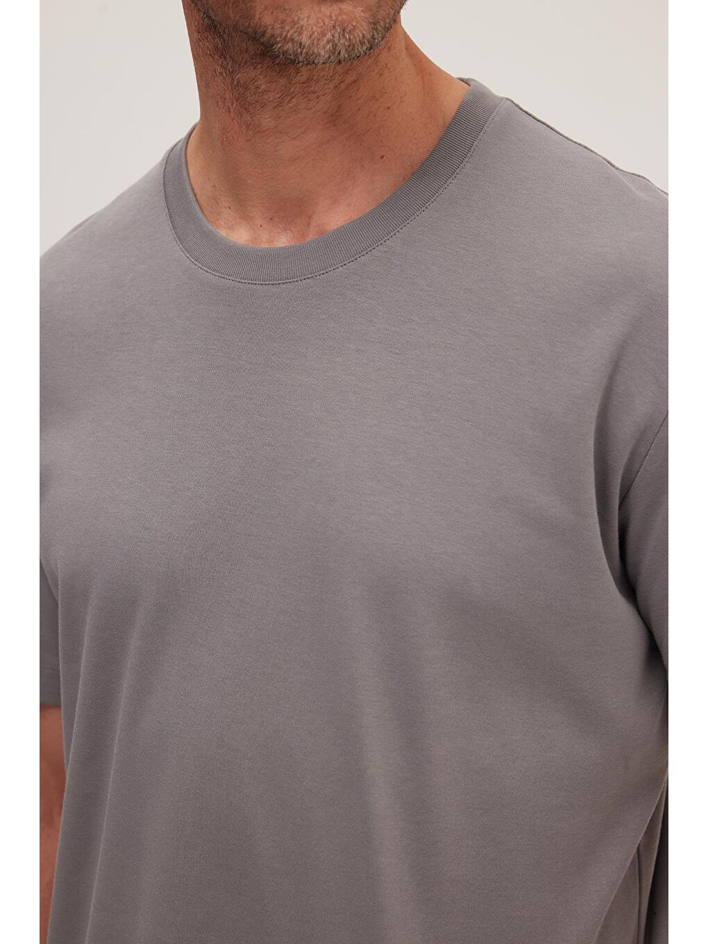 Unisex Relax Fit Rahat Kesim %100 Pamuk Yumuşak Dokulu Hafif Kalın Gri Bisiklet Yaka Tişört-2