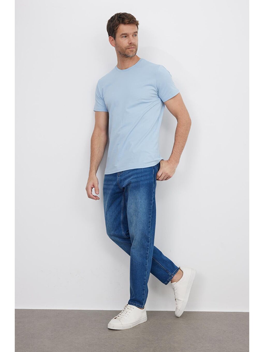 Erkek Slim Fit Dar Kesim Pamuklu Yumuşak Doku Elastanlı Esnek Kumaş Basic Mavi Bisiklet Yaka Tişört-4