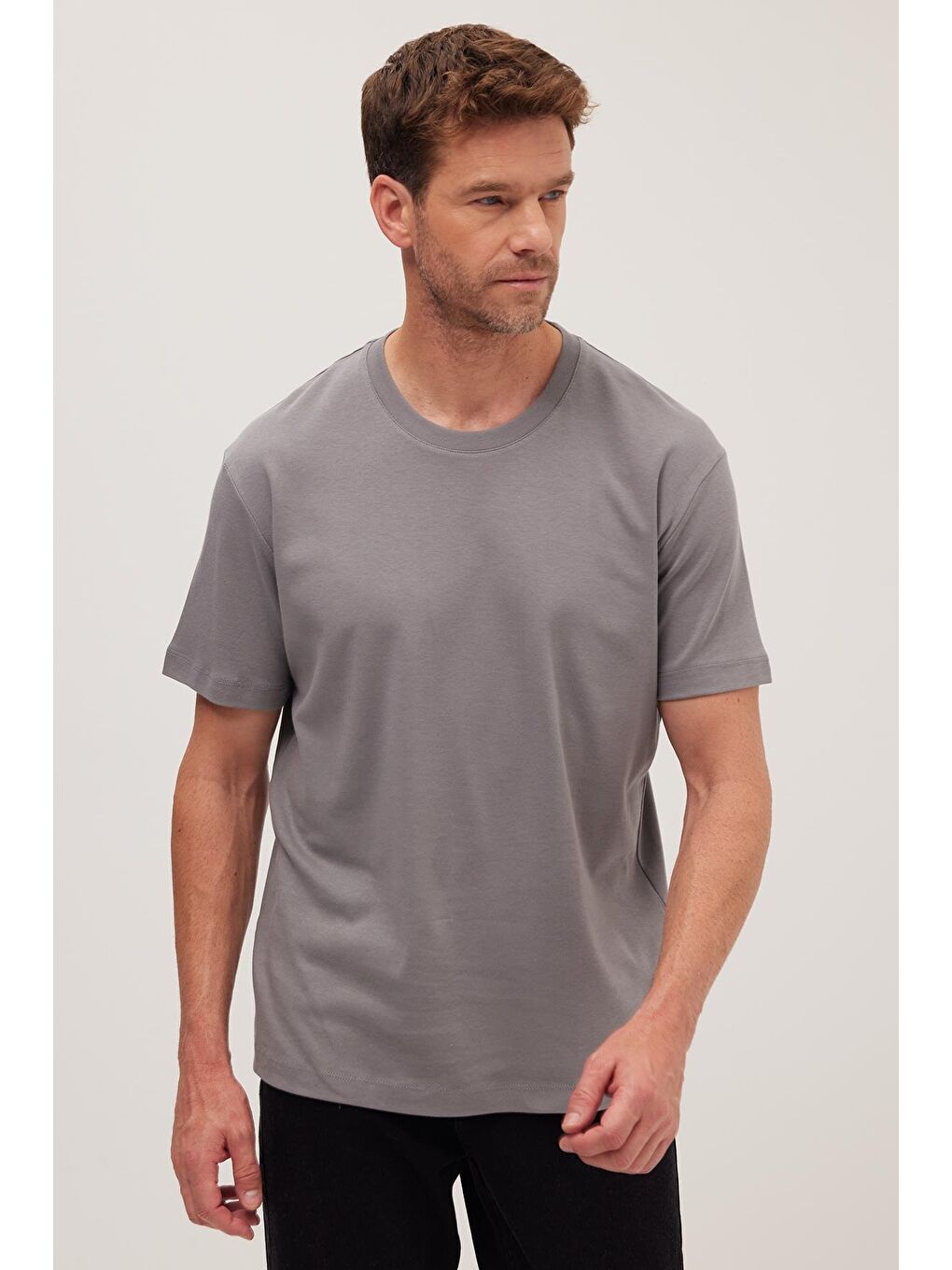 Unisex Relax Fit Rahat Kesim %100 Pamuk Yumuşak Dokulu Hafif Kalın Gri Bisiklet Yaka Tişört-4