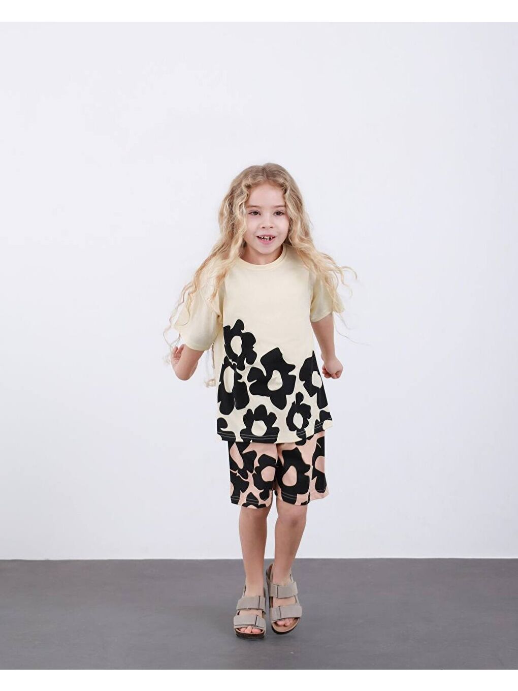 Bej Kız Çocuk Çiçek Desen Şortlu Alt Üst Takım-3