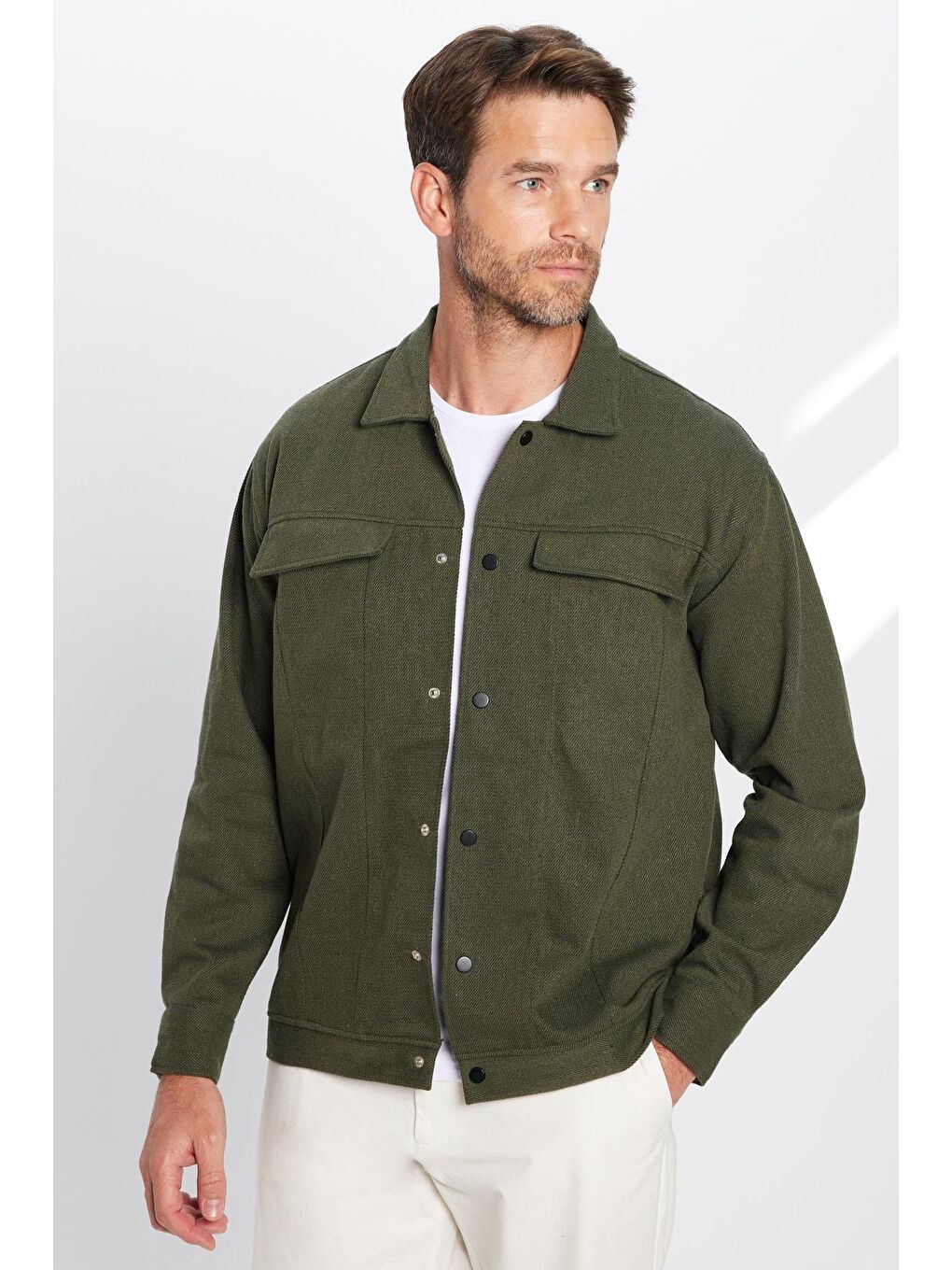 Erkek Relax Fit Rahat Kesim Oduncu Apaş Yaka Çift Cepli Kapaklı Düz Haki Kışlık Gömlek-1