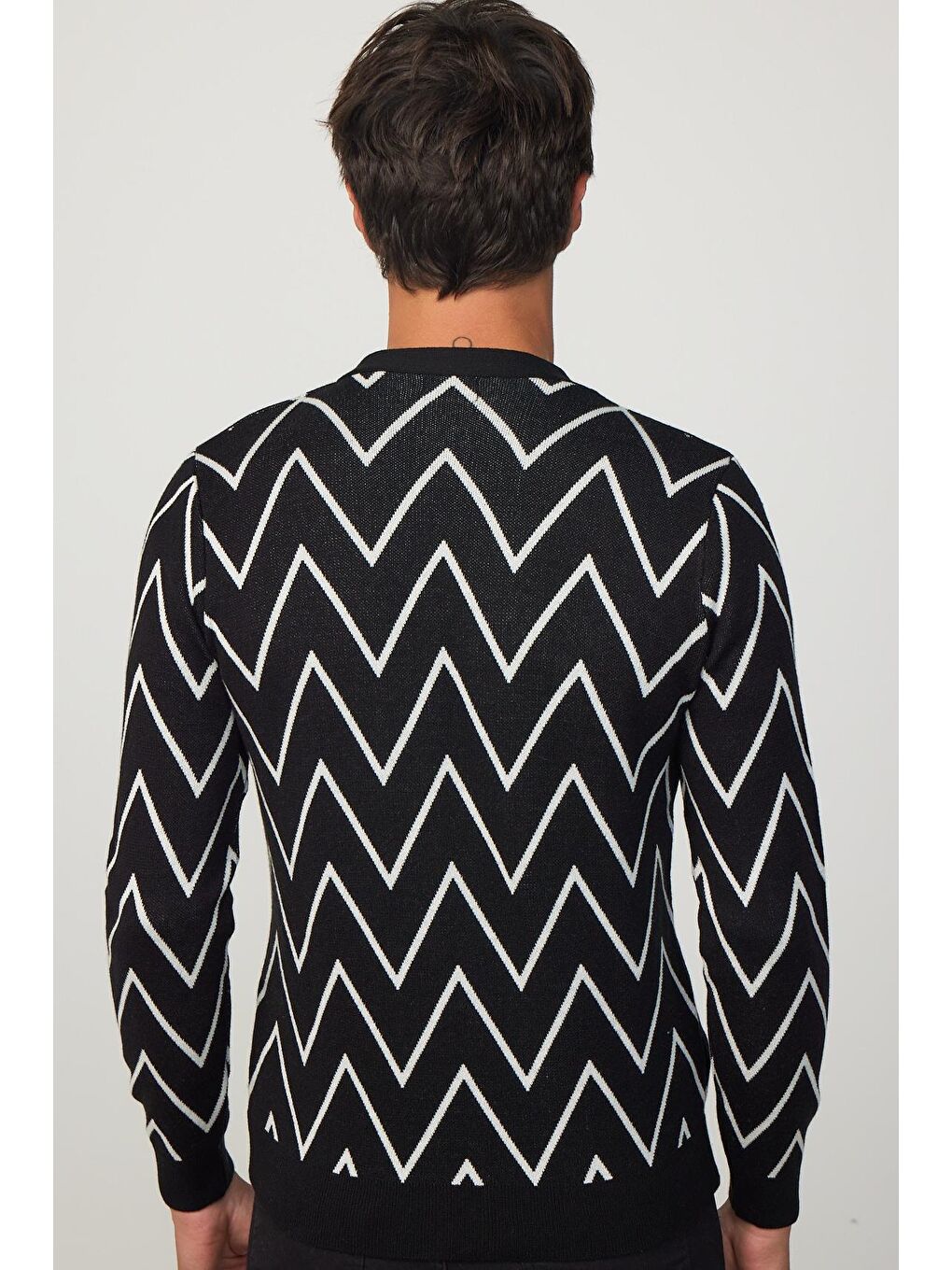 Karışık Erkek Standart Fit Normal Kesim Jakarlı Yumuşak Dokulu Düğmeli Siyah-Beyaz Erkek Hırka-4