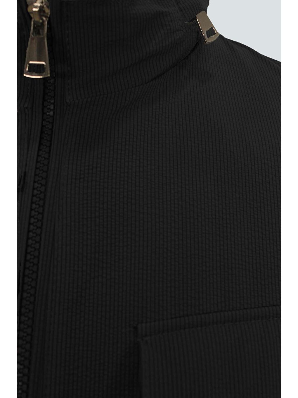 Siyah Kapüşonlu Erkek Mont – Modern Kesim-1