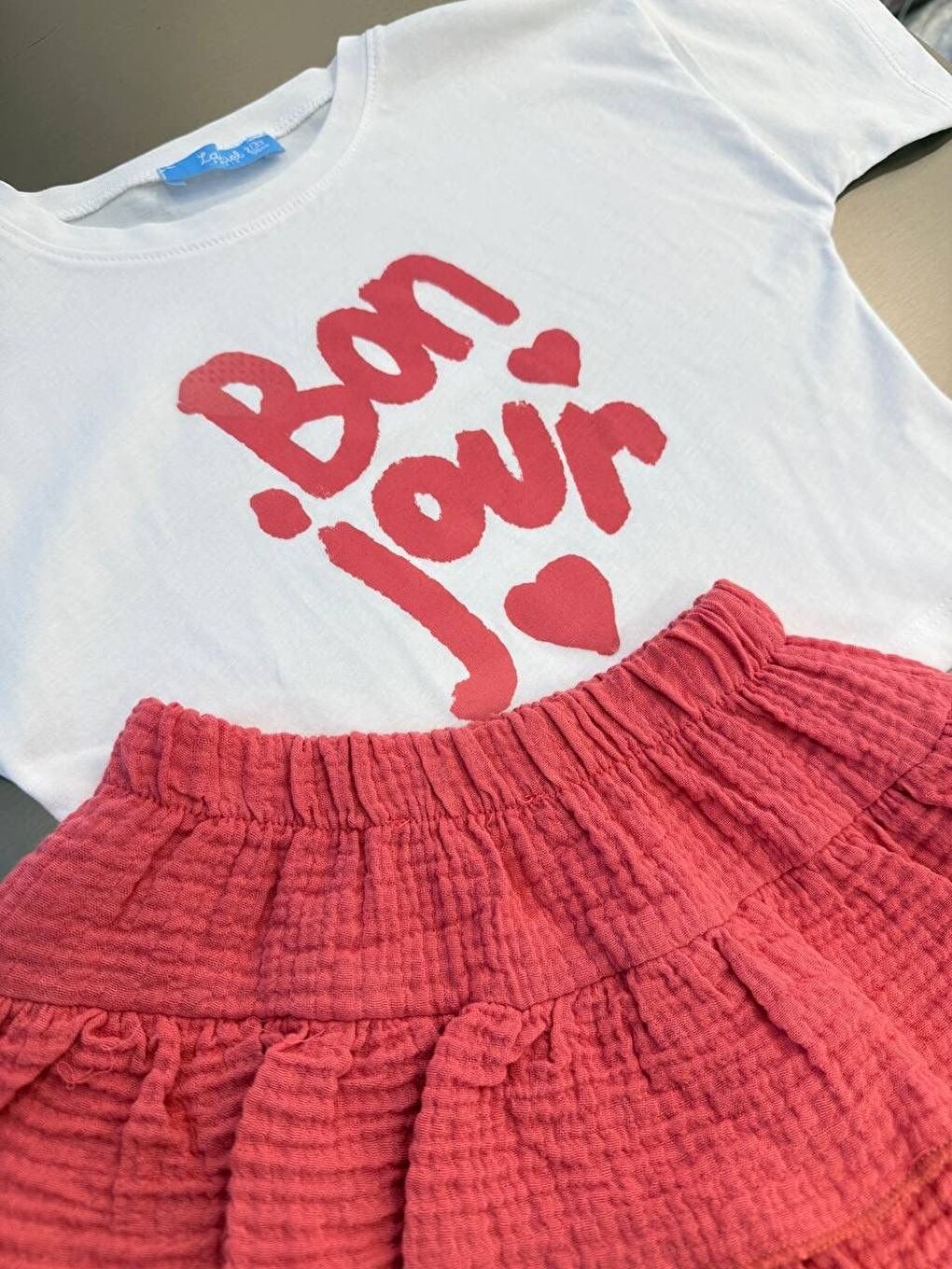 Beyaz Kız Çocuk Pamuklu Bonjour Baskılı T-Shirt Fırfırlı Etek Takım-4
