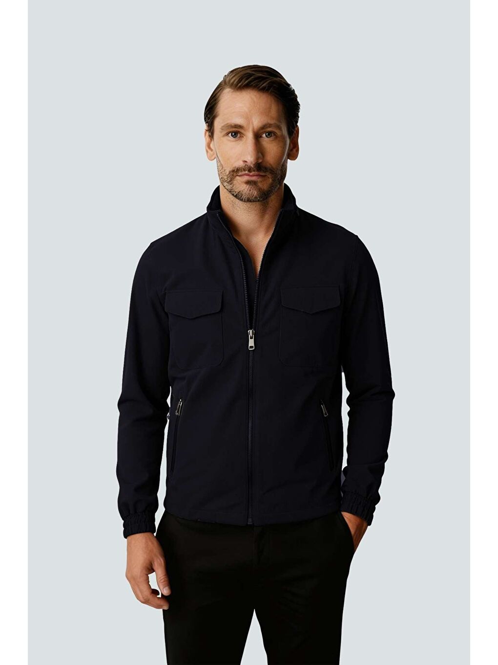 Lacivert Kapüşonlu Erkek Mont – Modern Kesim