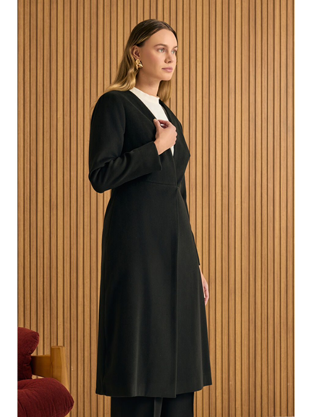 Siyah Kaşe Kumaş Kol Ve Bel Detaylı Kap-2