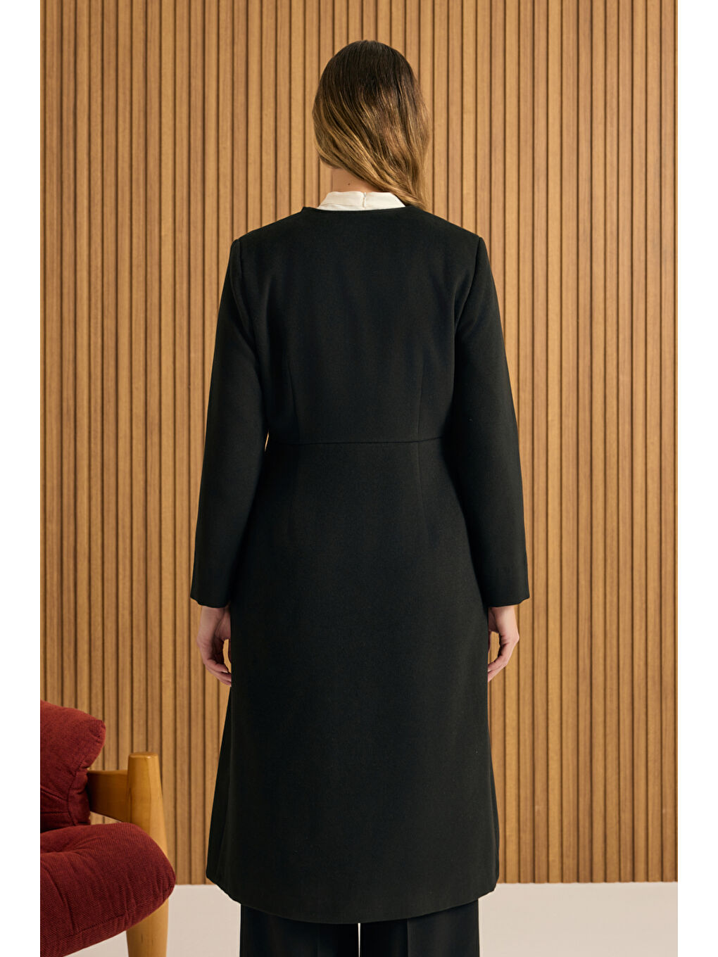 Siyah Kaşe Kumaş Kol Ve Bel Detaylı Kap-5