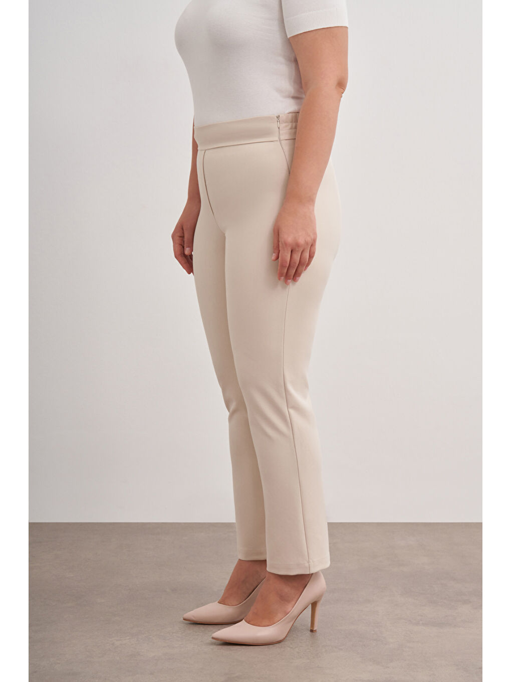 Bej Kalın Kemerli  Lastikli Pantolon-1