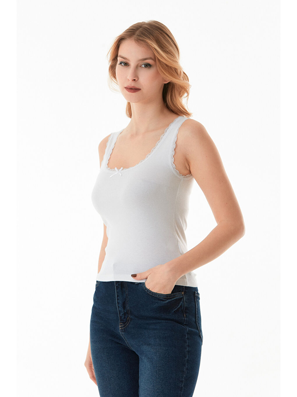 Beyaz Basic Dantelli Askılı Body-1