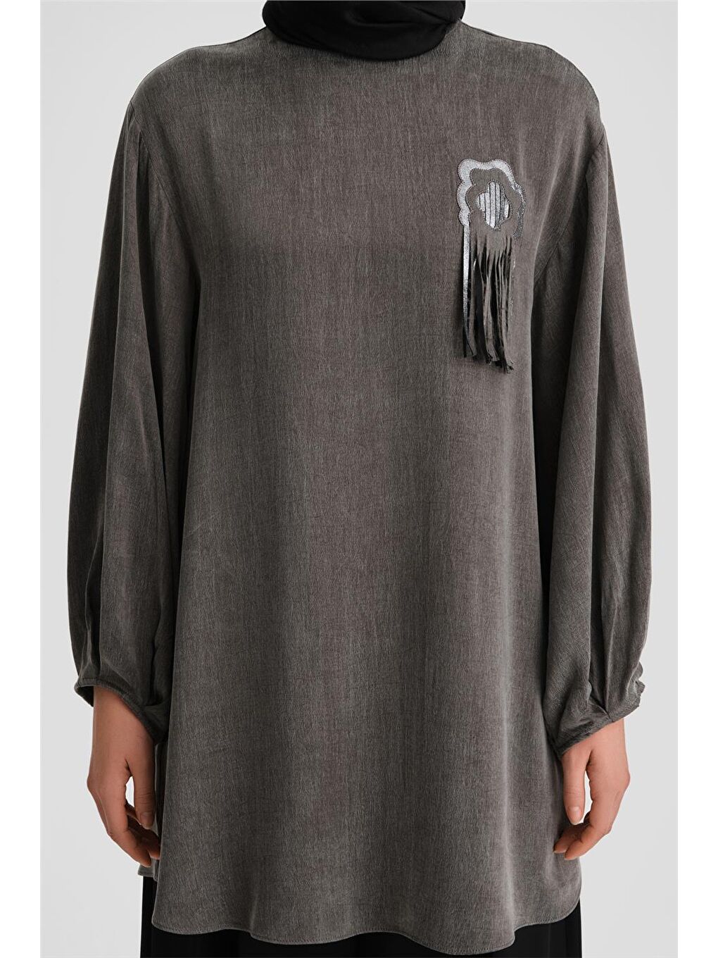 Gri Simli Çiçek Aplikeli Kupra Tunik 24K4303 Antrasit-4