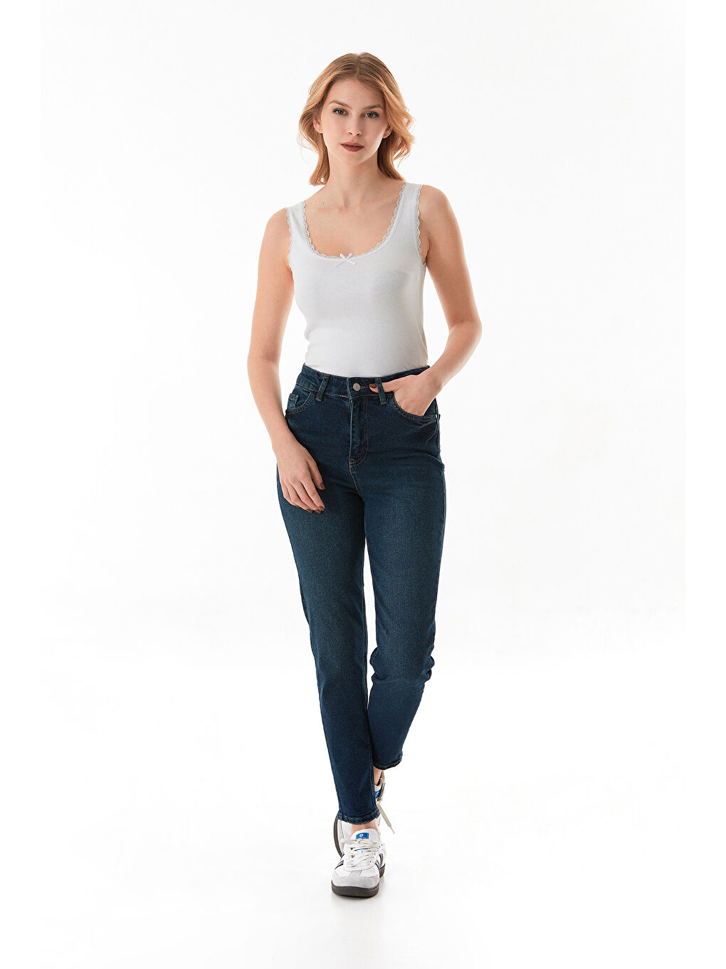 Beyaz Basic Dantelli Askılı Body-4