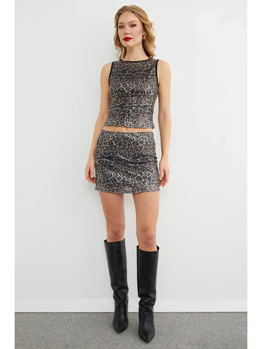 Kahverengi Leopar Desenli Pullu Mini Etek