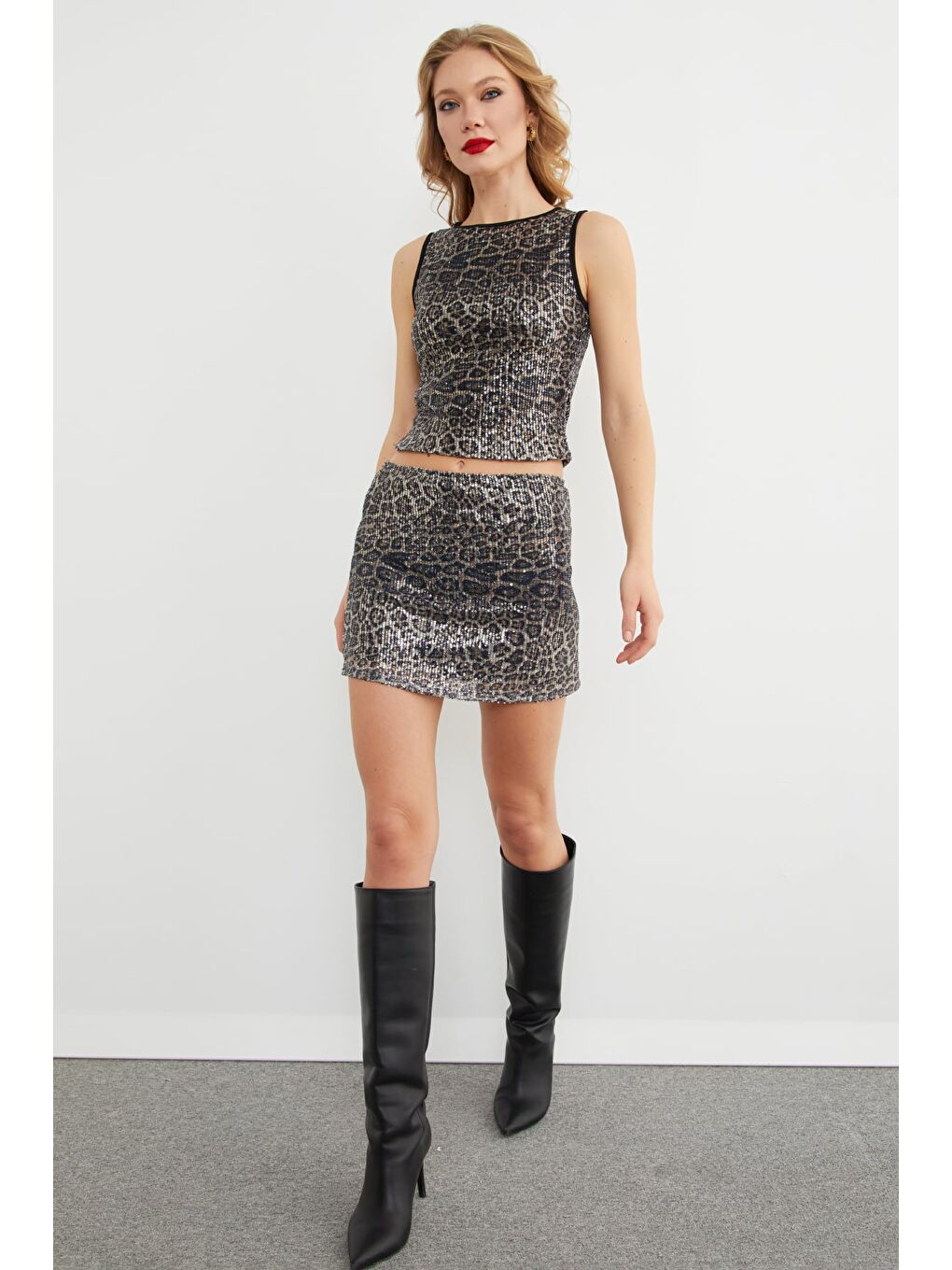 Kahverengi Leopar Desenli Pullu Mini Etek-1