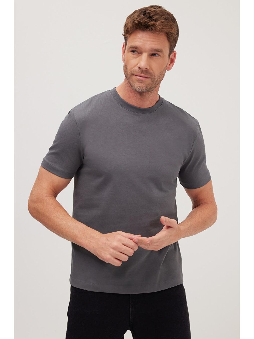 Gri Erkek Regular Fit Klasik Kesim %100 Pamuk Bisiklet Yaka Füme Tişört